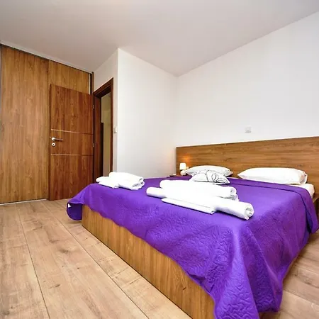 Paula Prázdninový dům *